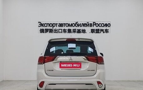 Mitsubishi Outlander III рестайлинг 3, 2021 год, 2 024 000 рублей, 6 фотография