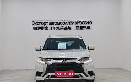 Mitsubishi Outlander III рестайлинг 3, 2021 год, 2 024 000 рублей, 2 фотография