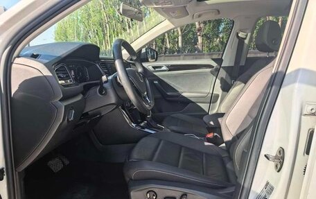 Volkswagen T-Roc I, 2022 год, 1 650 000 рублей, 5 фотография