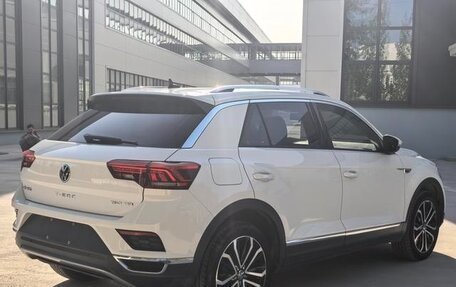 Volkswagen T-Roc I, 2022 год, 1 650 000 рублей, 4 фотография