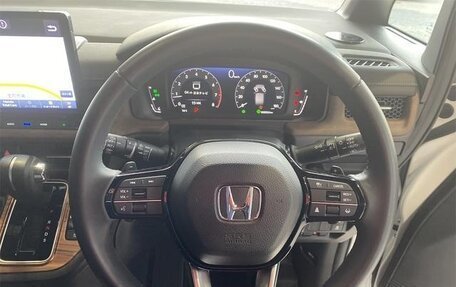 Honda Stepwgn, 2023 год, 2 187 000 рублей, 9 фотография