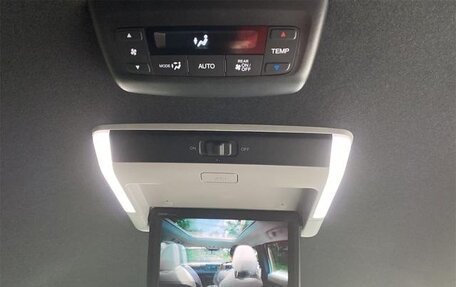 Honda Stepwgn, 2023 год, 2 187 000 рублей, 14 фотография