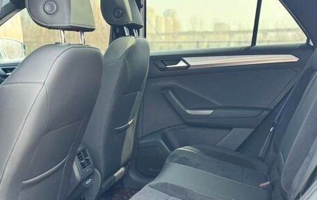 Volkswagen T-Roc I, 2022 год, 1 700 000 рублей, 7 фотография