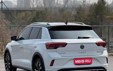 Volkswagen T-Roc I, 2022 год, 1 700 000 рублей, 3 фотография