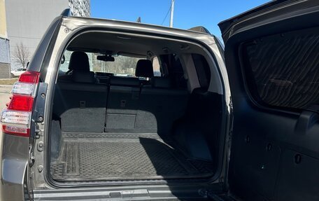 Toyota Land Cruiser Prado 150 рестайлинг 2, 2017 год, 3 500 000 рублей, 9 фотография