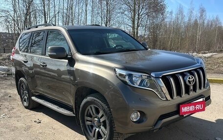 Toyota Land Cruiser Prado 150 рестайлинг 2, 2017 год, 3 500 000 рублей, 2 фотография