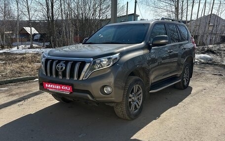 Toyota Land Cruiser Prado 150 рестайлинг 2, 2017 год, 3 500 000 рублей, 4 фотография