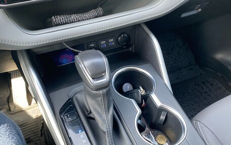 Toyota Highlander, 2022 год, 6 500 000 рублей, 3 фотография