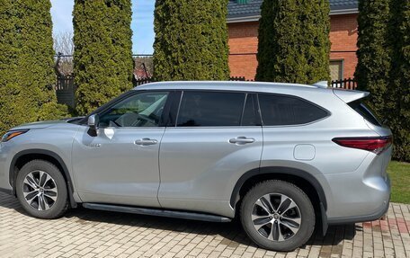 Toyota Highlander, 2022 год, 6 500 000 рублей, 9 фотография