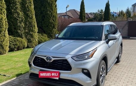 Toyota Highlander, 2022 год, 6 500 000 рублей, 11 фотография