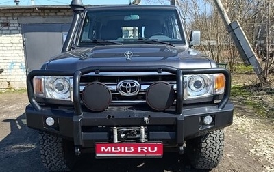 Toyota Land Cruiser 70, 2010 год, 4 000 000 рублей, 1 фотография