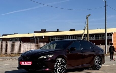 Toyota Camry, 2018 год, 2 990 000 рублей, 3 фотография