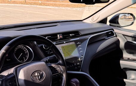 Toyota Camry, 2018 год, 2 990 000 рублей, 12 фотография