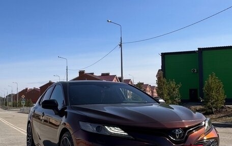 Toyota Camry, 2018 год, 2 990 000 рублей, 6 фотография