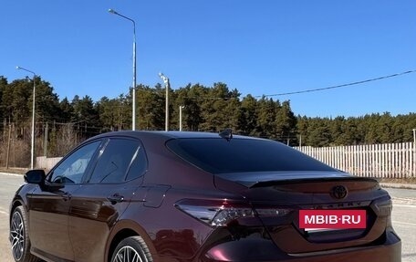 Toyota Camry, 2018 год, 2 990 000 рублей, 4 фотография