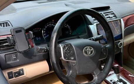 Toyota Camry, 2014 год, 1 700 000 рублей, 2 фотография