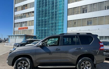 Toyota Land Cruiser Prado 150 рестайлинг 2, 2015 год, 3 349 900 рублей, 3 фотография