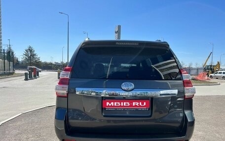 Toyota Land Cruiser Prado 150 рестайлинг 2, 2015 год, 3 349 900 рублей, 6 фотография