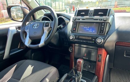 Toyota Land Cruiser Prado 150 рестайлинг 2, 2015 год, 3 349 900 рублей, 20 фотография