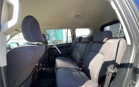 Toyota Land Cruiser Prado 150 рестайлинг 2, 2015 год, 3 349 900 рублей, 26 фотография