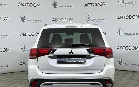 Mitsubishi Outlander III рестайлинг 3, 2019 год, 1 957 000 рублей, 6 фотография
