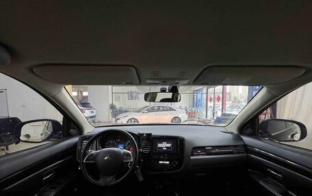 Mitsubishi Outlander III рестайлинг 3, 2022 год, 2 244 000 рублей, 12 фотография