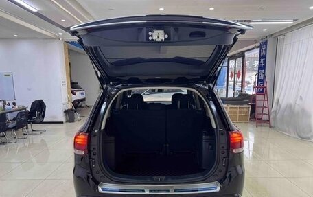 Mitsubishi Outlander III рестайлинг 3, 2022 год, 2 244 000 рублей, 19 фотография