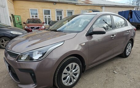 KIA Rio IV, 2019 год, 1 380 000 рублей, 2 фотография