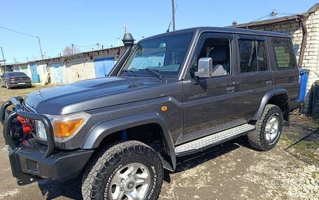 Toyota Land Cruiser 70, 2010 год, 4 000 000 рублей, 3 фотография