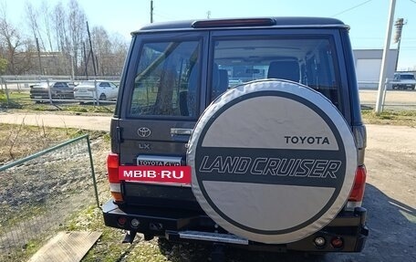 Toyota Land Cruiser 70, 2010 год, 4 000 000 рублей, 9 фотография