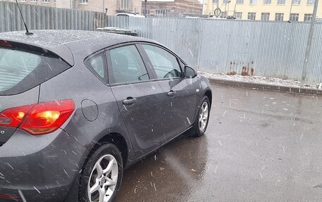 Opel Astra J, 2011 год, 450 000 рублей, 5 фотография
