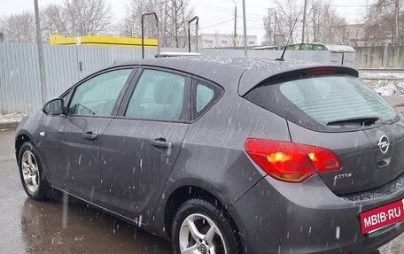 Opel Astra J, 2011 год, 450 000 рублей, 2 фотография