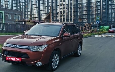Mitsubishi Outlander III рестайлинг 3, 2012 год, 1 150 000 рублей, 2 фотография
