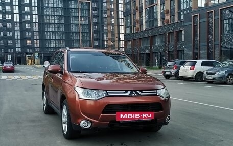 Mitsubishi Outlander III рестайлинг 3, 2012 год, 1 150 000 рублей, 13 фотография