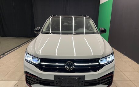 Volkswagen Tiguan II, 2022 год, 4 500 000 рублей, 3 фотография