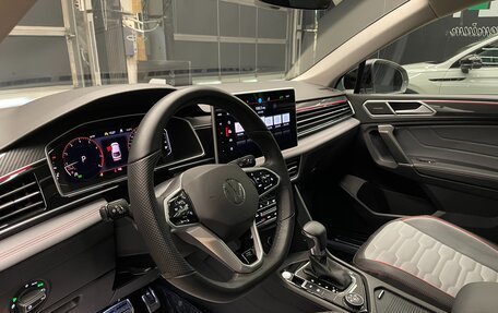 Volkswagen Tiguan II, 2022 год, 4 500 000 рублей, 15 фотография