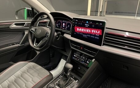 Volkswagen Tiguan II, 2022 год, 4 500 000 рублей, 20 фотография