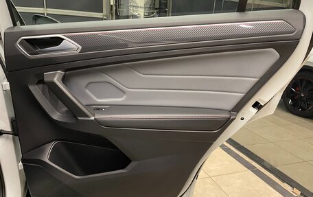 Volkswagen Tiguan II, 2022 год, 4 500 000 рублей, 27 фотография