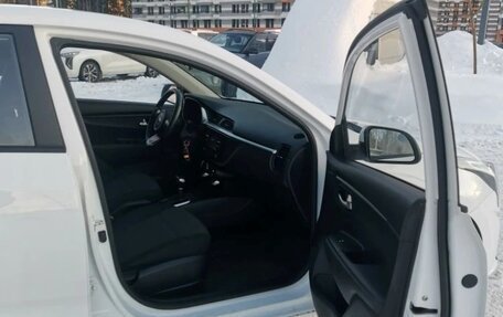 KIA Rio IV, 2021 год, 1 260 000 рублей, 10 фотография