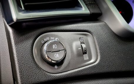 Cadillac SRX II рестайлинг, 2011 год, 1 400 000 рублей, 27 фотография