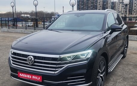 Volkswagen Touareg III, 2019 год, 4 950 000 рублей, 1 фотография