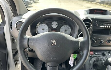 Peugeot Partner II рестайлинг 2, 2018 год, 940 000 рублей, 26 фотография