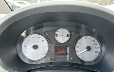 Peugeot Partner II рестайлинг 2, 2018 год, 940 000 рублей, 25 фотография