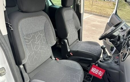 Peugeot Partner II рестайлинг 2, 2018 год, 940 000 рублей, 22 фотография