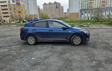 Hyundai Solaris II рестайлинг, 2021 год, 1 500 000 рублей, 2 фотография