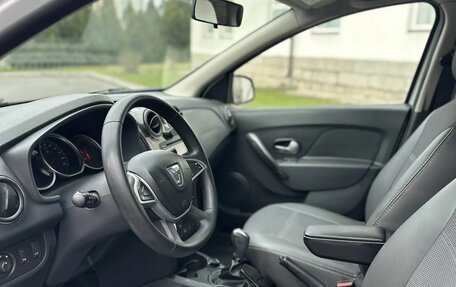 Dacia Logan II, 2017 год, 810 000 рублей, 11 фотография