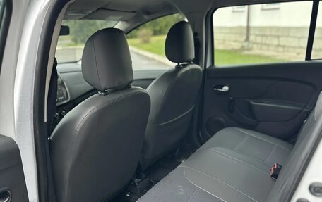 Dacia Logan II, 2017 год, 810 000 рублей, 12 фотография