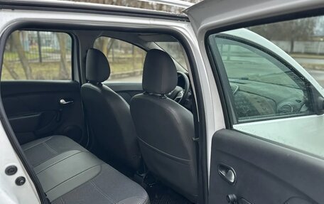 Dacia Logan II, 2017 год, 810 000 рублей, 14 фотография