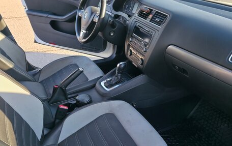 Volkswagen Jetta VI, 2012 год, 780 000 рублей, 11 фотография