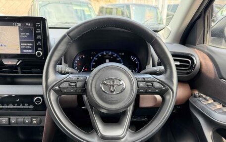 Toyota Yaris Cross, 2022 год, 1 620 000 рублей, 12 фотография